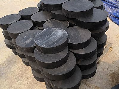 洛隆县板式橡胶支座由若干层橡胶片与薄钢板经加压硫化